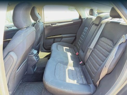 Used 2016 Ford Fusion SE FWD image 21
