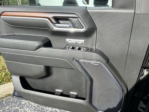 New 2025 GMC Sierra 1500 Denali w/ Denali Reserve Package image 19