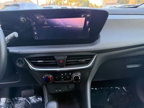 Used 2025 Buick Encore GX Preferred image 18