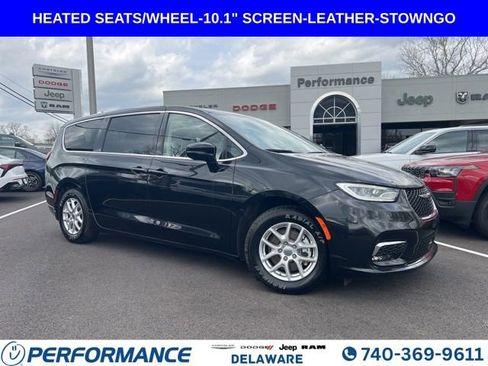 Used 2024 Chrysler Pacifica Touring-L image 1