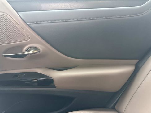 Certified 2023 Lexus ES 350 w/ Premium Package image 15