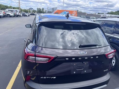 Used 2023 Ford Escape Active AWD/4WD image 5