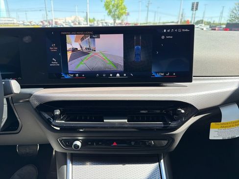 New 2026 BMW 330i Sedan w/ M Sport Package RWD image 21