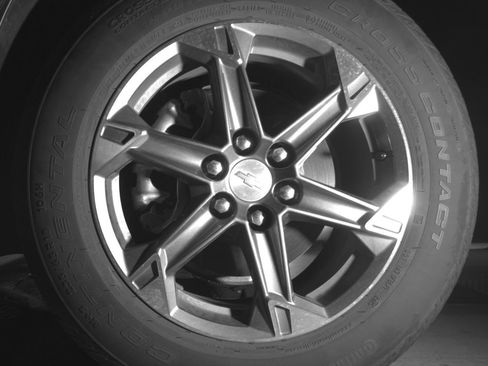 Used 2025 Chevrolet Blazer LT FWD image 9