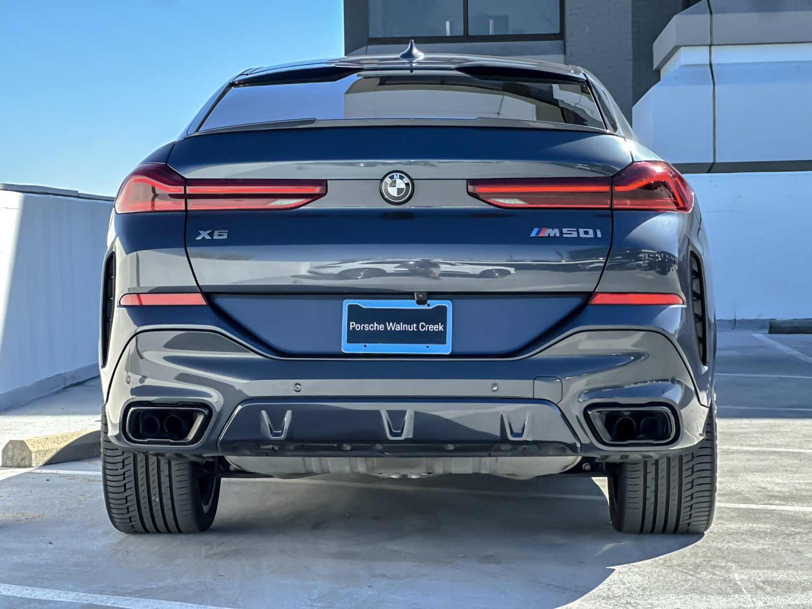 Used 2022 BMW X6 M50i w/ Premium Package AWD/4WD image 8