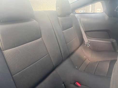 Used 2011 Ford Mustang Coupe image 8