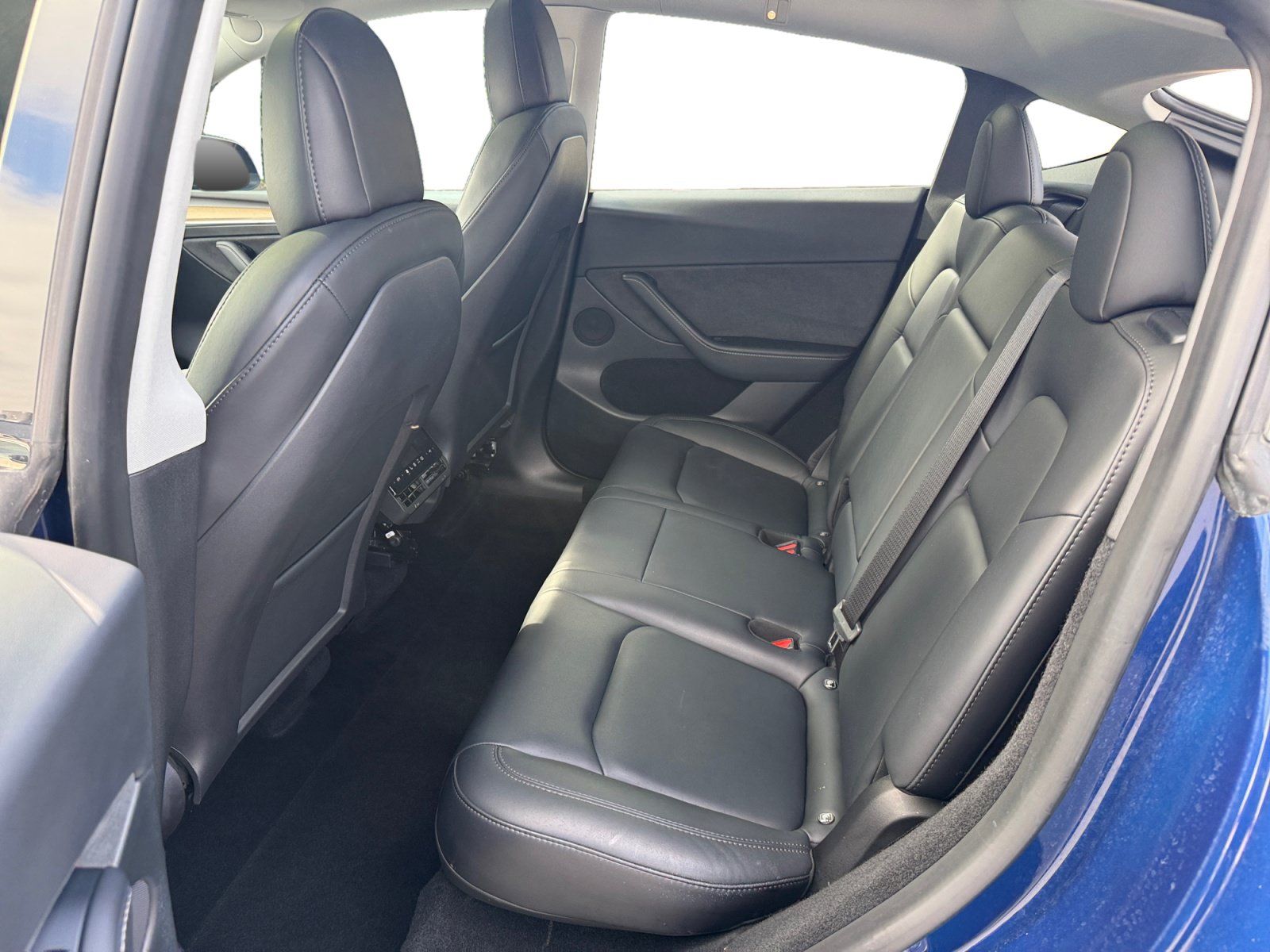 Used 2023 Tesla Model Y Performance AWD/4WD image 16