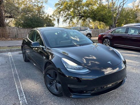 Used 2020 Tesla Model 3 Standard Range image 4
