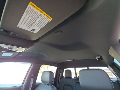 Used 2025 GMC Canyon Elevation w/ Convenience Package image 19