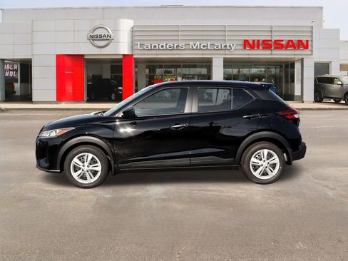 New 2025 Nissan Kicks Play S image 6