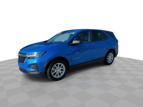 Certified 2024 Chevrolet Equinox LS w/ LPO, Cargo Package FWD image 4