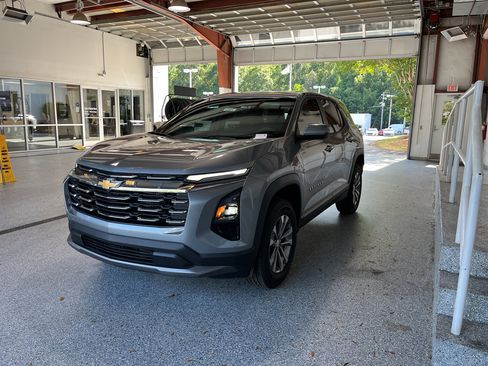 New 2026 Chevrolet Equinox LT FWD image 4