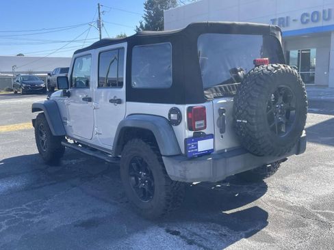 Used 2012 Jeep Wrangler Unlimited Sport image 5