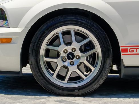 Used 2007 Ford Mustang Shelby GT500 RWD image 70