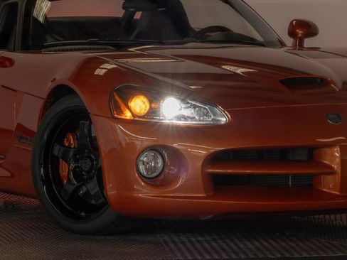 Used 2005 Dodge Viper SRT-10 w/ Copperhead Edition Group RWD image 39