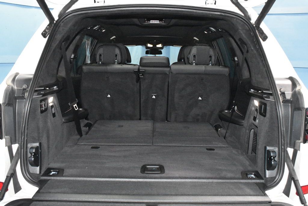 Used 2025 BMW X7 M60i AWD/4WD image 31