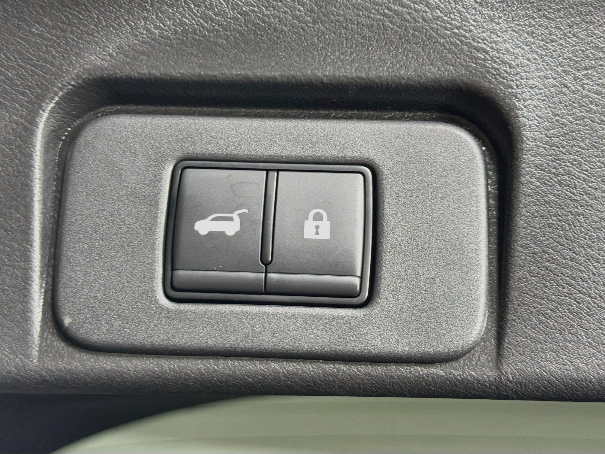 Used 2023 Nissan Rogue SL FWD image 29