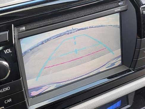 Used 2015 Toyota Corolla LE image 13