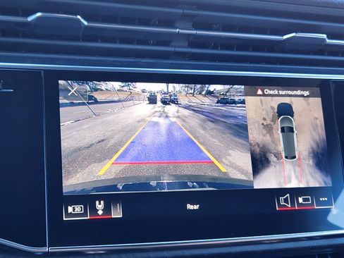 Used 2021 Audi Q8 Premium Plus image 29