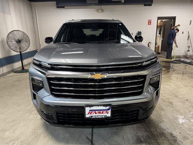 Certified 2026 Chevrolet Traverse High Country w/ LPO, Floor Liner Package AWD/4WD image 2