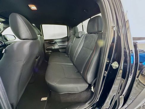 Used 2017 Toyota Tacoma TRD Off-Road w/ Tow Package image 24