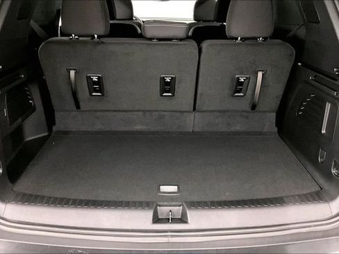 Used 2025 Chevrolet Traverse LT w/ Sun and Wheel Package image 42