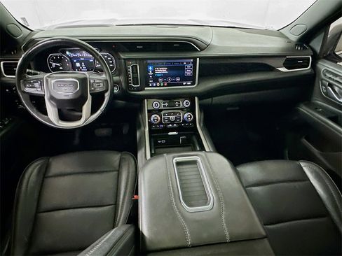 Used 2021 GMC Yukon Denali w/ Denali Premium Package image 17