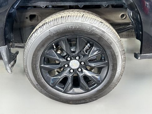 Used 2022 Chevrolet Silverado 1500 Custom image 35