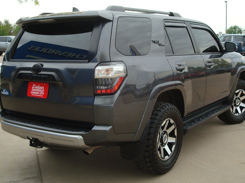 Used 2022 Toyota 4Runner TRD Off-Road Premium AWD/4WD image 4