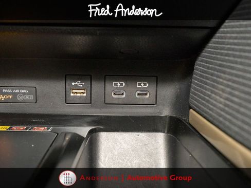 Used 2025 Toyota Camry SE FWD image 14