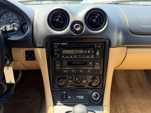 Used 1999 MAZDA MX-5 Miata RWD image 16