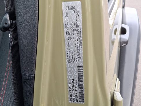 Used 2025 Jeep Wrangler Unlimited Rubicon image 26