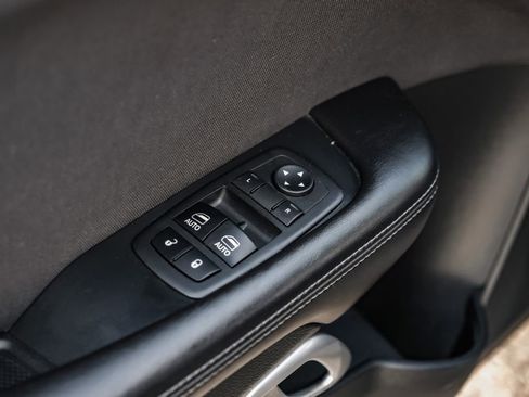 Used 2018 Dodge Challenger R/T image 38