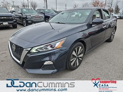 Used 2021 Nissan Altima 2.5 SV image 1