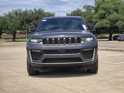 New 2026 Jeep Grand Cherokee L Limited RWD image 8