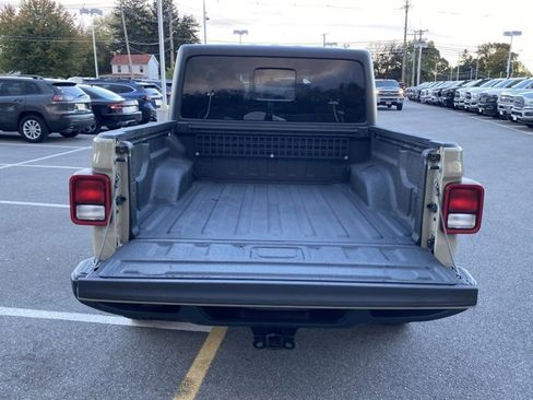 Used 2020 Jeep Gladiator Sport image 9