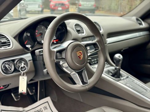 Used 2018 Porsche 718 Cayman S RWD image 16
