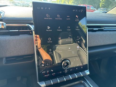 New 2026 GMC Sierra EV Elevation w/ LPO, Elevation Dark Package image 17