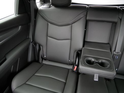 Used 2026 Cadillac XT5 Luxury w/ LPO, Floor Liner Package AWD/4WD image 12