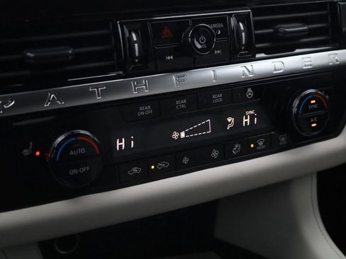 New 2026 Nissan Pathfinder SL image 16