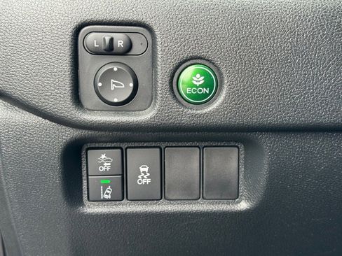 Used 2022 Honda Pilot Sport image 17