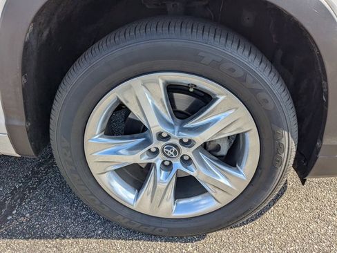 Used 2016 Toyota Highlander Limited image 11