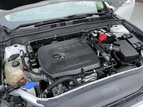 Used 2016 Ford Fusion SE image 8