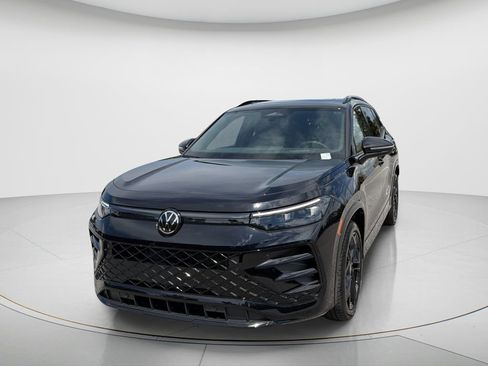 New 2026 Volkswagen Tiguan SE R-Line FWD image 2
