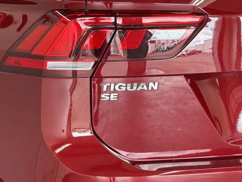 Used 2020 Volkswagen Tiguan SE w/ Panoramic Sunroof Package AWD/4WD image 25