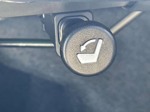 New 2025 Nissan Altima 2.5 SR image 11