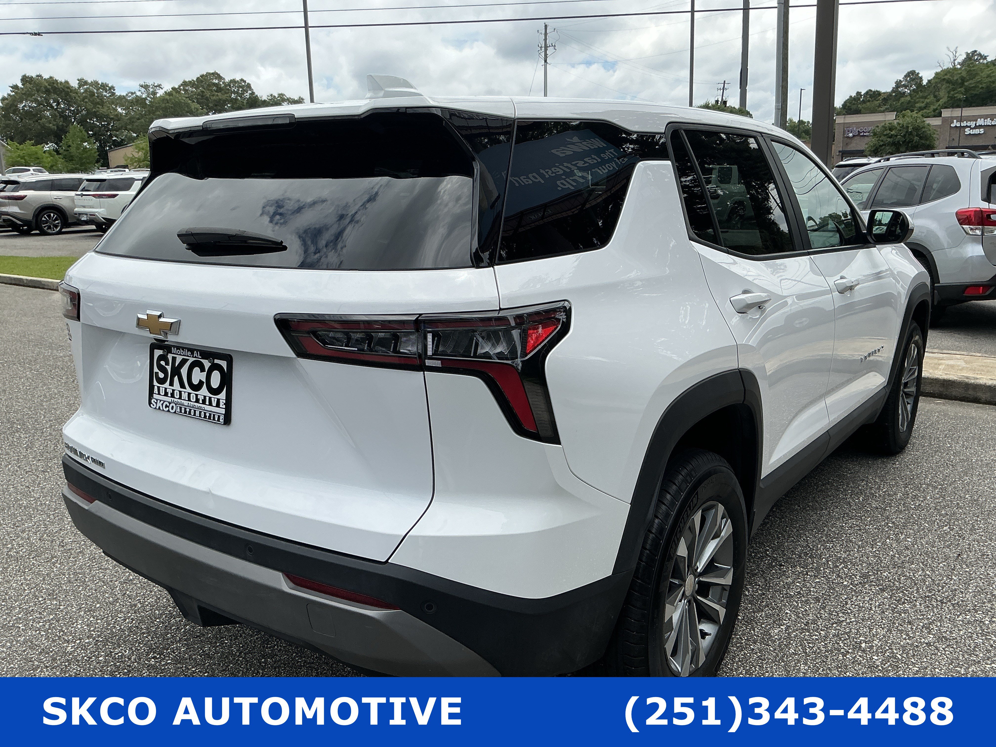 Used 2025 Chevrolet Equinox LT AWD/4WD image 5