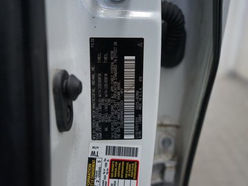 Used 2021 Toyota Highlander XLE image 19