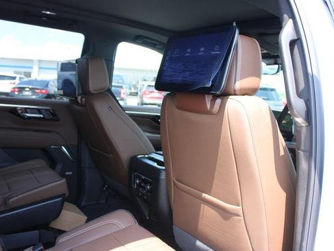 New 2026 Chevrolet Tahoe High Country AWD/4WD image 40