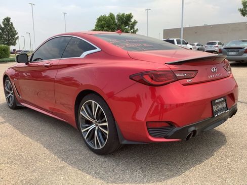Used 2017 INFINITI Q60 Red Sport 400 AWD/4WD image 5